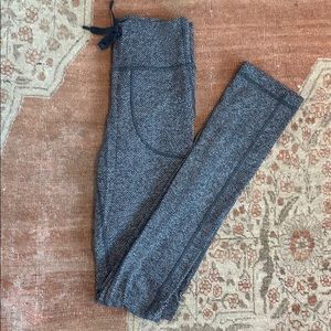 LuluLemon Herringbone Print Joggers / Leggings